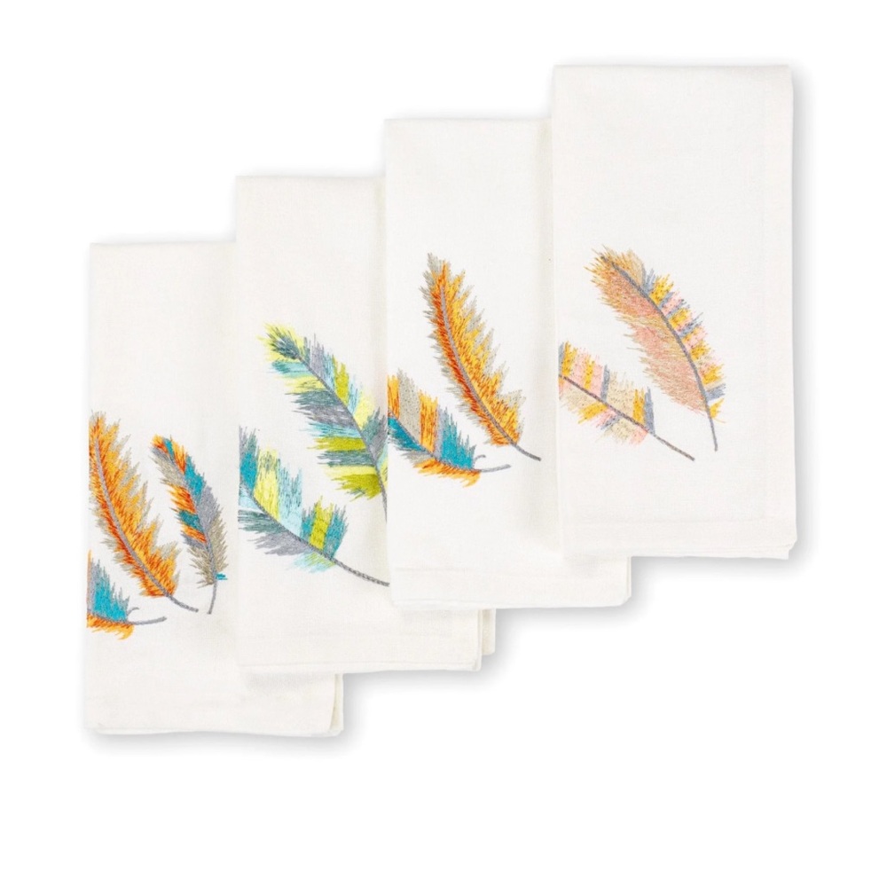 Pier 1  Napkin Set
Contains 4/Contient 4
20 x 20 in (51 x 51 cm) white new